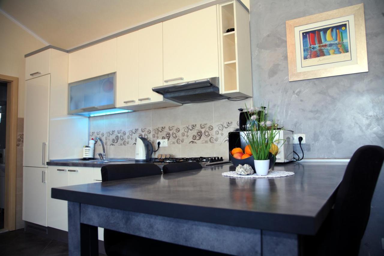 Apartment Del Mar Vinišće 外观 照片