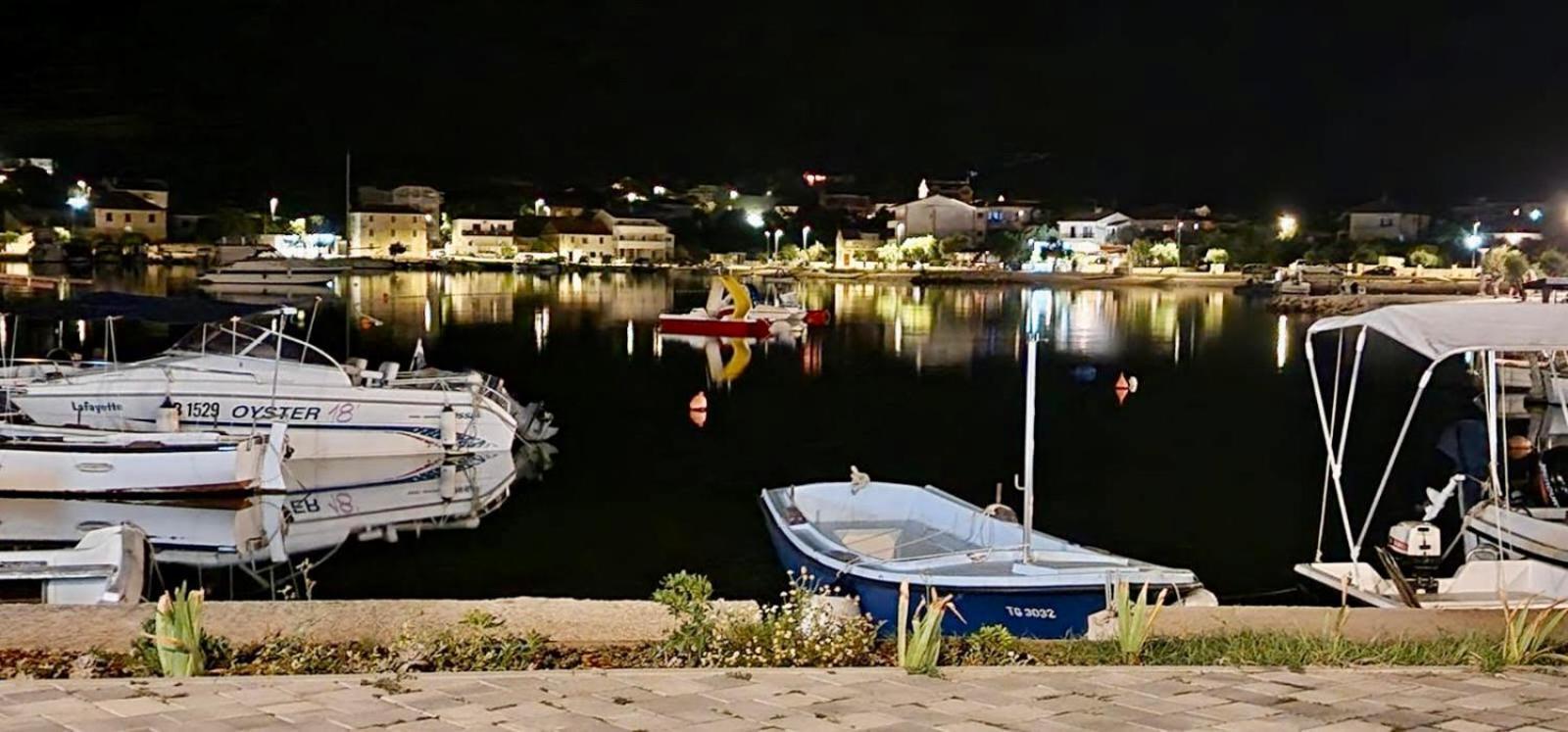 Apartment Del Mar Vinišće 外观 照片